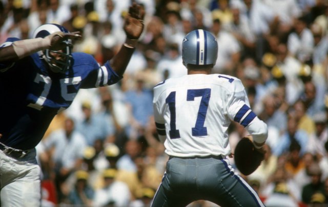 Deacon Jones, Los Angeles Rams Defensive Great, Dies in His