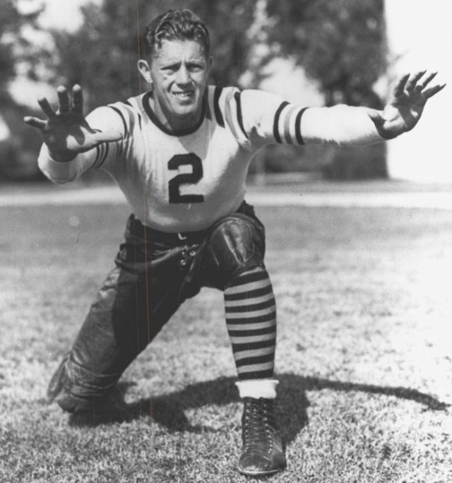 Dec. 14, 1941, Wrigley Field/Chicago, Ill. Chicago Bears' Dick Plasman  (#14) is the final NFL player to go helmetless. His final time will be the  NFL championship on 12/21/41 before leaving for