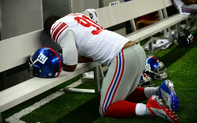 Giants' Hakeem Nicks leaves win over Dolphins with hamstring injury 