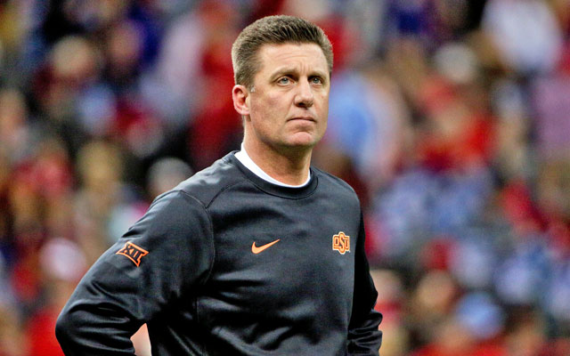 Mike Gundy led Oklahoma State to a 10-3 record in 2015. (USATSI)