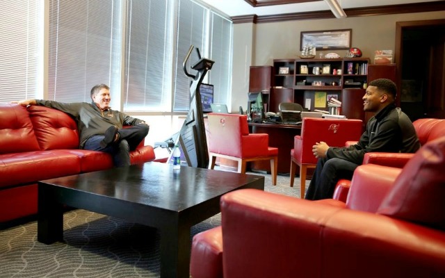 Tampa Bay Buccaneers Office Techieblogie Info Tampa Bay Buccaneers Look Jameis Winston Hung Out At The Bucs Facility All Day Tuesday