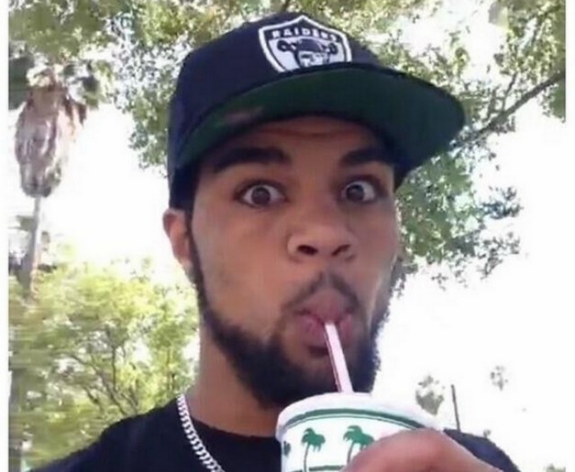 Chargers receiver Keenan Allen didn’t make a smart hat decision. (Lobshots.com)