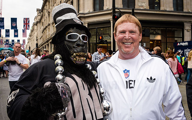 Raiders announce deal to stay in Oakland for 2016 season