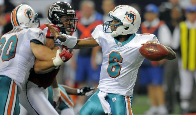 Ex-Dolphins QB Pat White agrees to deal with Redskins