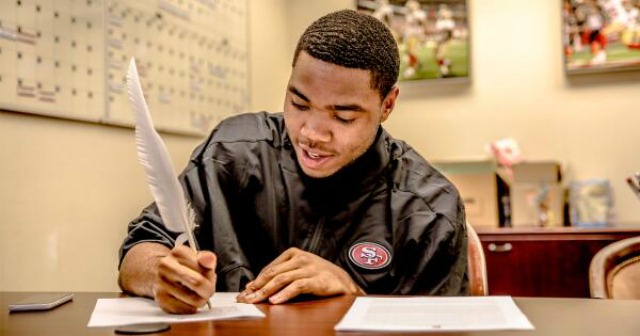 Kenneth Acker looks a little like William Shakespeare here. (49ers)