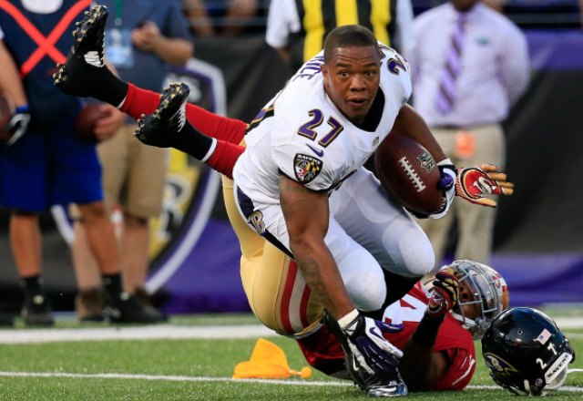 LOOK: Ray Rice cheered by Ravens fans in Rice jerseys 