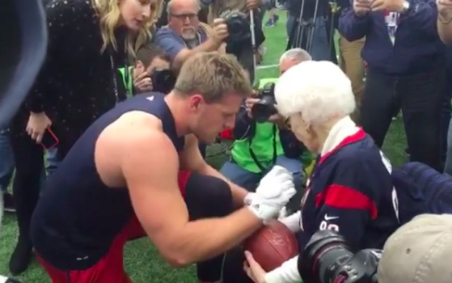 J.J. Watt receives autographed jersey from 7-year-old - Los