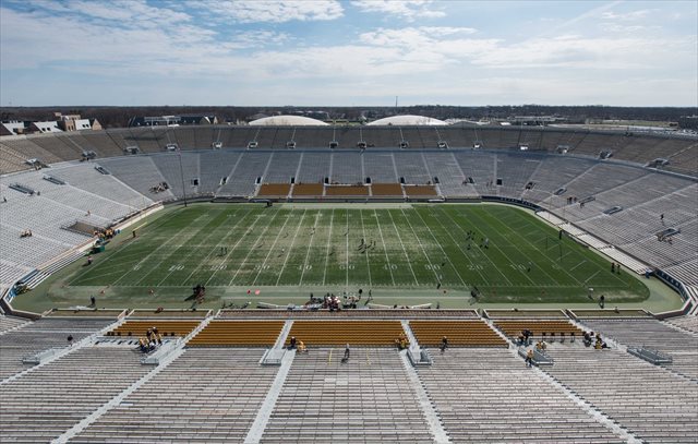 The field at Notre Dame Stadium showed some wear and tear at the spring game. (USATSI)