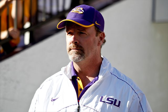 LSU signs ex-OC Steve Kragthorpe to new administrative contract -  CBSSports.com