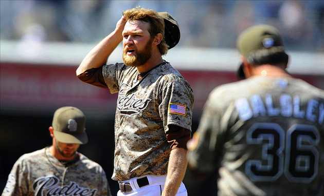 Cubs give up Cashner for Padres' Rizzo