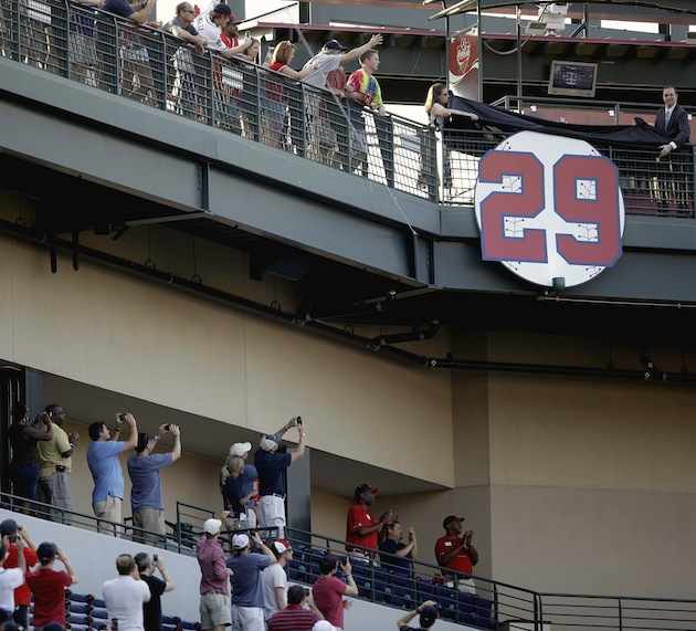 Braves to retire Smoltz's No. 29, induct pitcher into team hall of