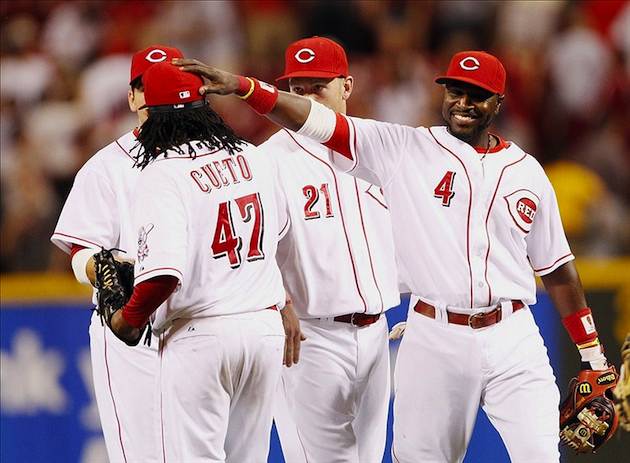 Cueto, Reds kick Cardinals out of 1st