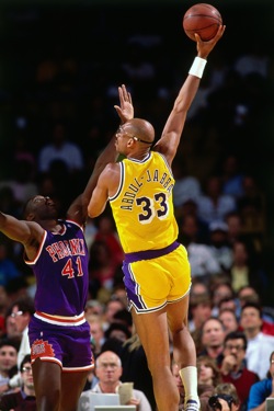 Report: Lakers Hall of Famer Kareem Abdul-Jabbar is getting his
