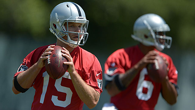 QB Matt Flynn, formerly of the Seahawks, practices alongside backup QB Terrelle Pryor. (USATSI)