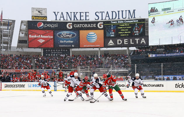 Rangers rout Devils at Yankee Stadium