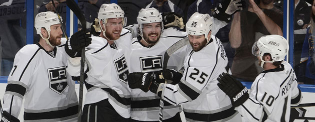 Stanley Cup Playoffs: Kings rout Chicago Blackhawks, Jeff Carter