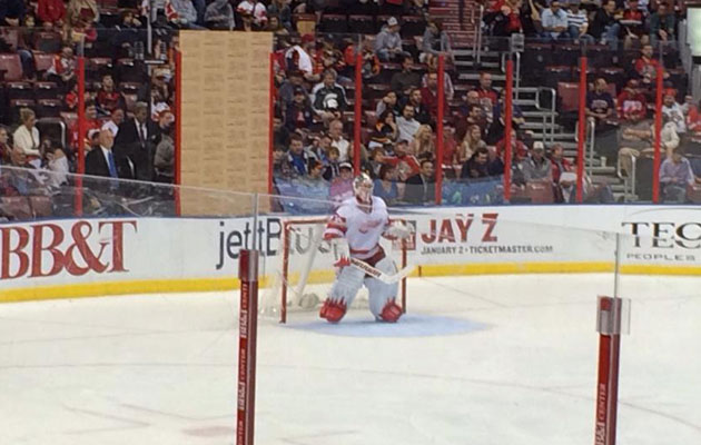 This is what the glass looked like behind the cage. (via Facebook)