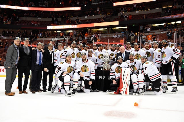 This is not the trophy Jonathan Toews and the Chicago Blackhawks want. (USATSI)