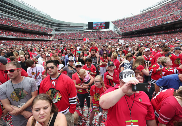 Two million cheer NHL champion Chicago Blackhawks at parade, rally