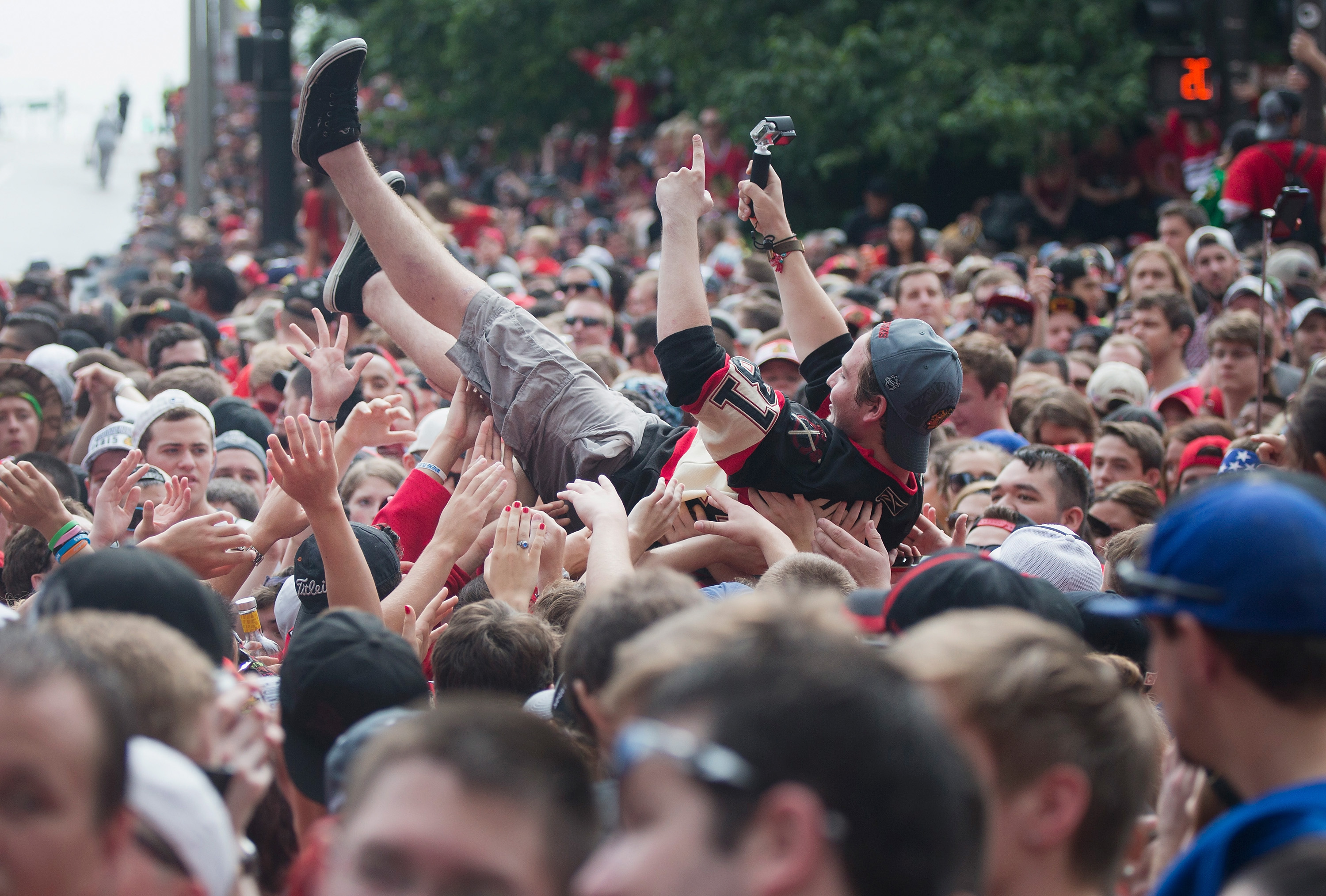 The Latest: Confetti ends Blackhawks' Stanley Cup rally