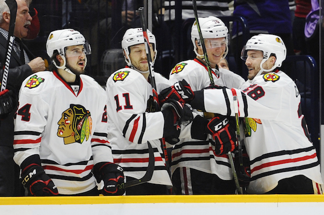 Blackhawks win 12th game in a row set franchise record 3 things