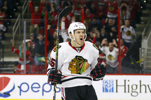 Andrew Shaw and the Chicago Blackhawks look to defend their Stanley Cup title in 2015-16. (USATSI)