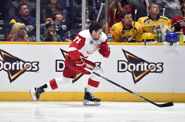 watch-dylan-larkin-nearly-falls-still-sets-fastest-skater-record