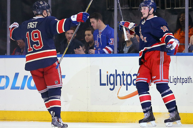 New York Rangers sign center Derek Stepan to long-term contract