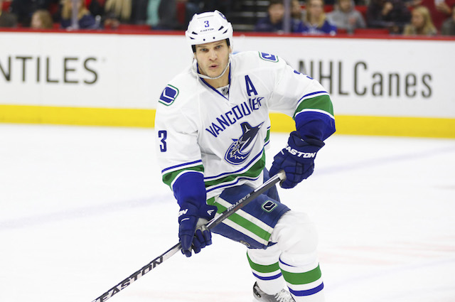 Ducks get Kevin Bieksa from Canucks for 2nd-round pick