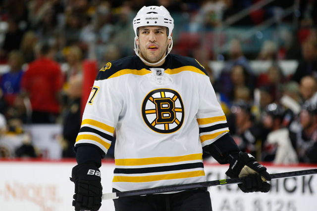 Milan Lucic makes strong impact in Bruins' season-opening win vs.  Blackhawks – NBC Sports Boston