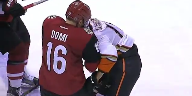 Max Domi sets up Coyotes goal with beautiful cross-ice saucer pass