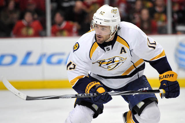 Mike Fisher is staying with the Nashville Predators. (USATSI)