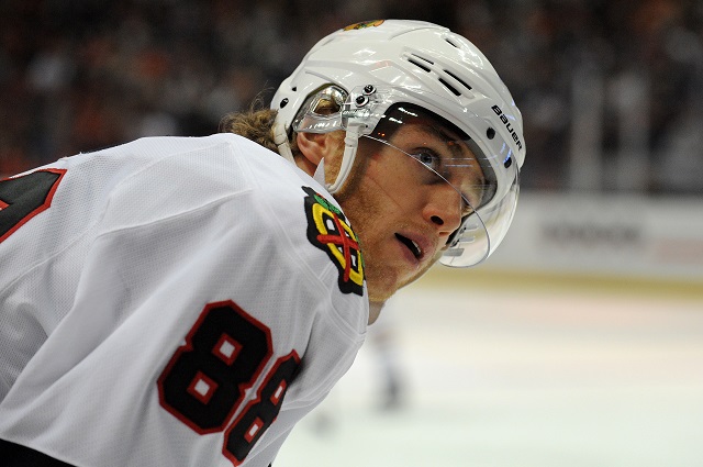 WATCH: Blackhawks' Patrick Kane makes US hockey history with goal