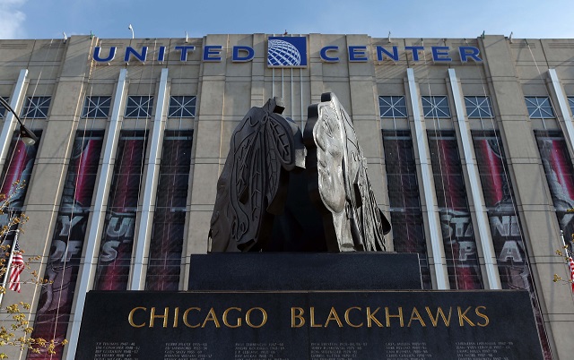 The United Center's massive new scoreboard — 'it's huge' — makes its debut  at the Blackhawks' Training Camp Festival scrimmage