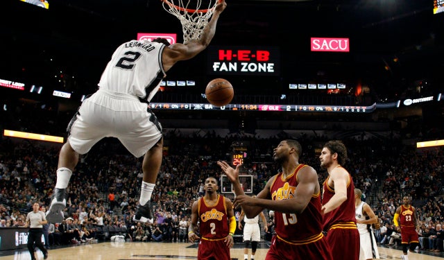 Kawhi Leonard hangs around. (USATSI)