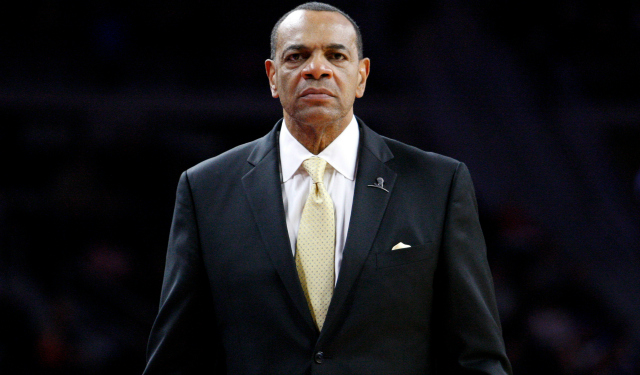 Lionel Hollins' personality reportedly bothered the Nets.  (USATSI)