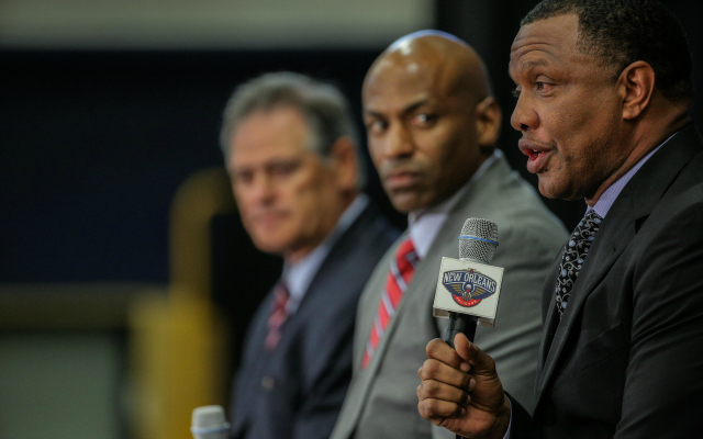 Dell Demps and Alvin Gentry reportedly are not on the same page.  (USATSI)