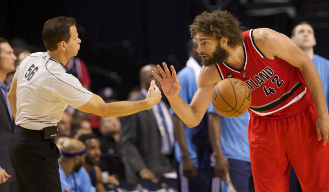 Robin Lopez is reportedly going to be a Knick.  (USATSI)
