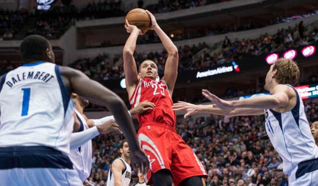 Houston is reportedly discussing signing and trading Chandler Parsons to Dallas.