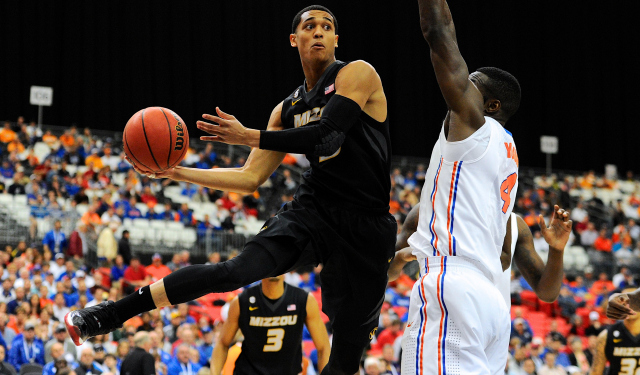 Jordan Clarkson is officially a Laker.  (USATSI)