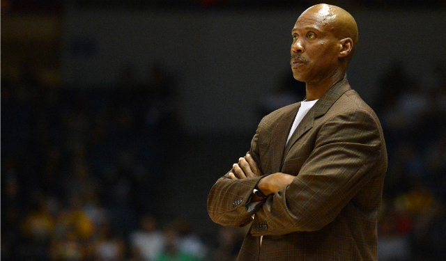 Byron Scott is saying questionable things.  (USATSI)