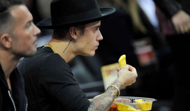 Justin Bieber and Tyson Chandler have a bond. (USATSI)