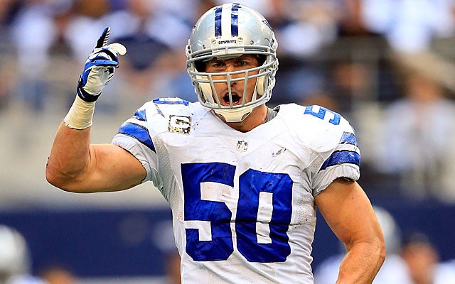 Sean Lee's season-ending ACL injury also hurt the linebacker financially.    (Getty Images)