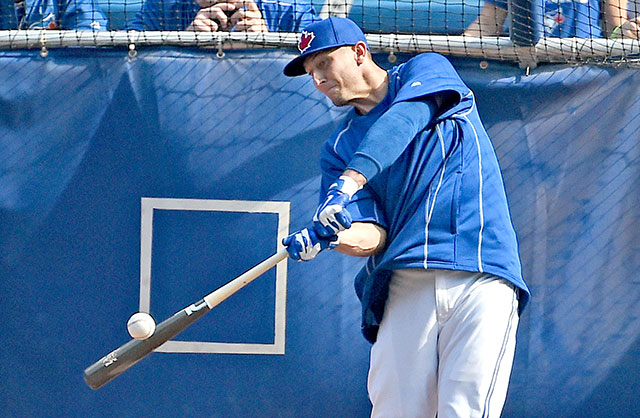 Tulo crushes a three-run homer to center 