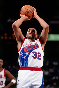 Charles Barkley #34 of the Philadelphia 76ers prepares to shoot a free  throw.Circa the 1980's. (Icon Sportswire via AP Images Stock Photo - Alamy