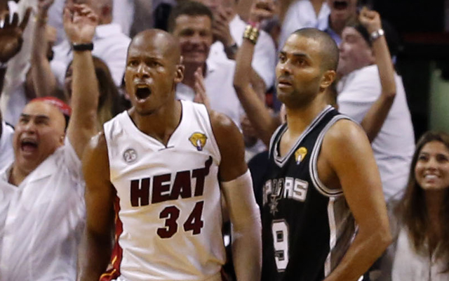 Ray Allen decides to sign with Miami Heat 