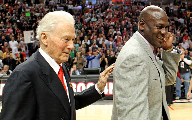 Michael Jordan, Phil Jackson pay their respects to Johnny Bach -