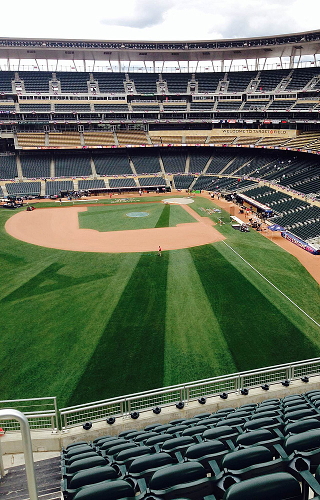 Statue of Harmon Killebrew on the Target Field Pavilion.Photo by