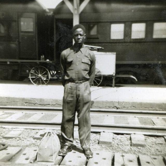 Photo of the Day: A young Hank Aaron, ready for the world