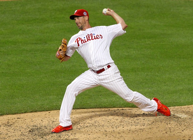 Phillies complete trade to bring in Cliff Lee, MLB